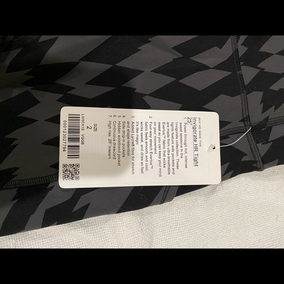 Lululemon invigorate Hr Tight 25” new with tags! - Picture 2 of 3